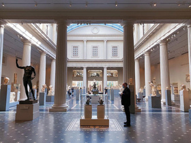 Метрополитен-музей анонсировал документальный фильм