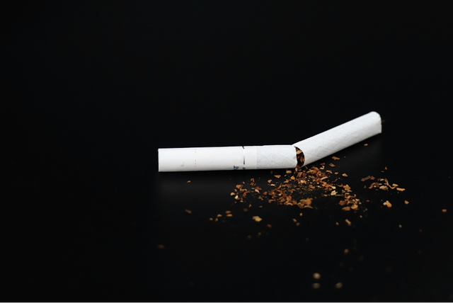 Стики вреднее обычных сигарет: правда или миф