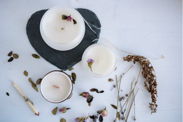 Ароматы зимы: обзор свечей и ароматизаторов для уютного Нового года