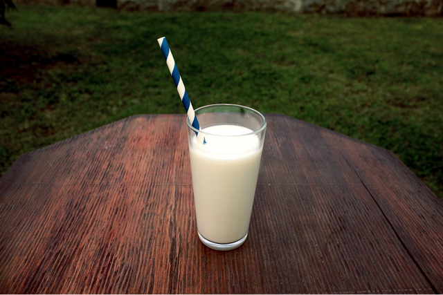 Молоко очищает легкие от никотина: правда или миф?